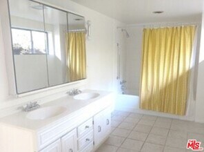 809 Toulon Dr in Los Angeles, CA - Building Photo - Building Photo
