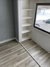 6809 NE Suburban Dr in Michigan City, IN - Foto de edificio - Building Photo