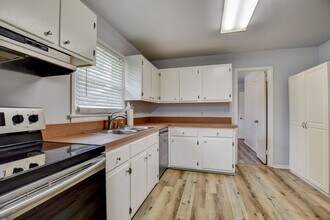 81 Joynes Rd in Hampton, VA - Building Photo - Building Photo