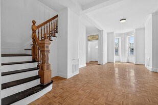 701 Bergen Ave in Jersey City, NJ - Building Photo