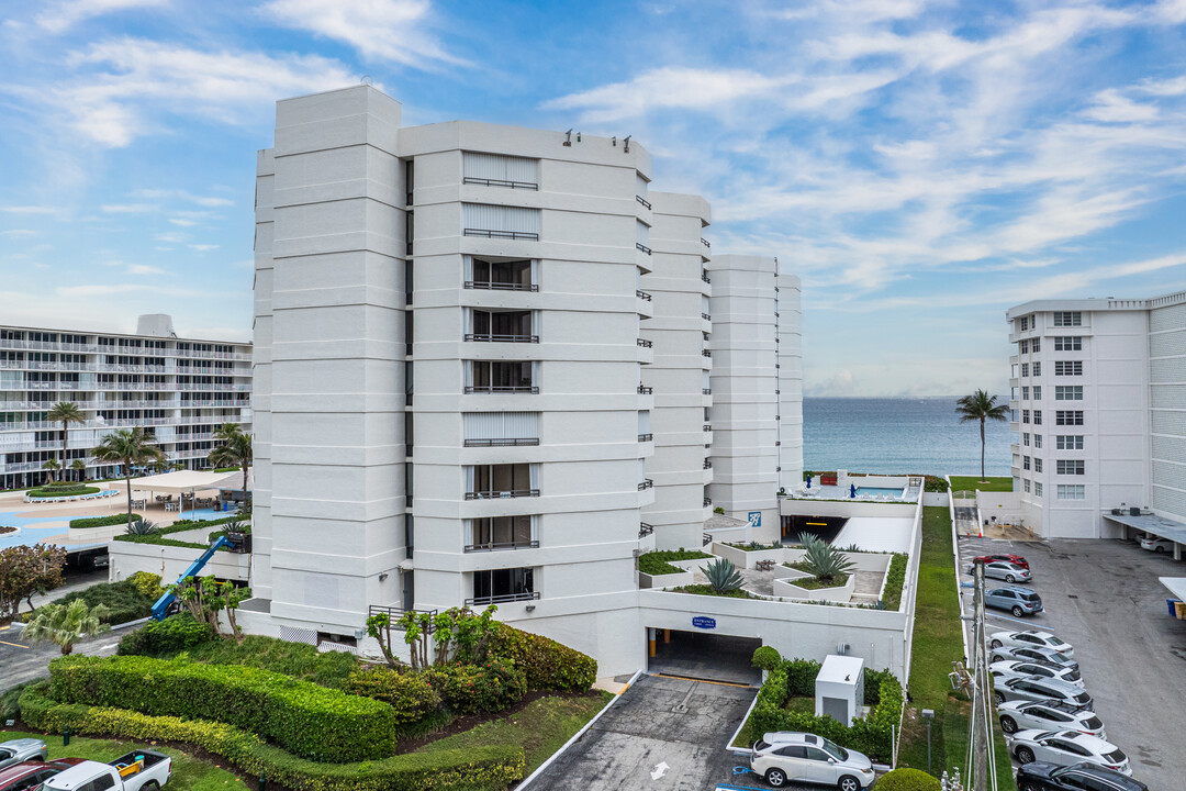 Concordia East in Palm Beach, FL - Building Photo