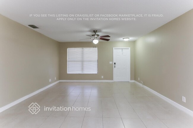 112 La Mancha Ave in Royal Palm Beach, FL - Building Photo - Building Photo