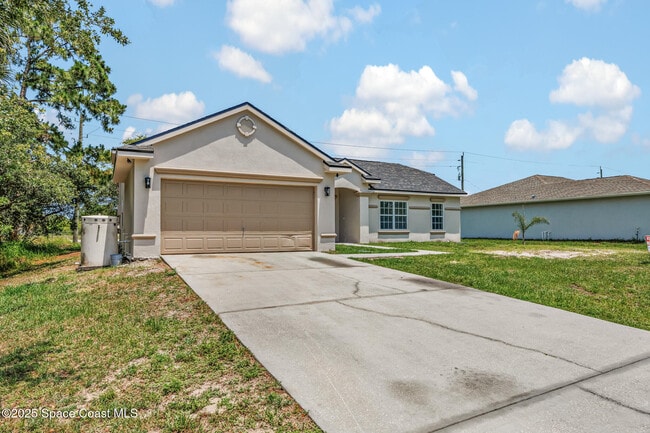 339 Wilton Ave SW in Palm Bay, FL - Building Photo - Building Photo