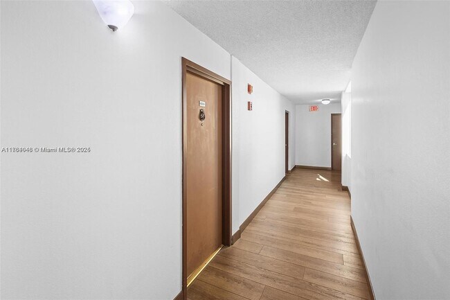 14250 SW 62nd St, Unit 301 in Miami, FL - Building Photo - Building Photo