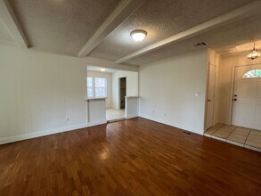 221 W Canton St in Broken Arrow, OK - Building Photo - Building Photo