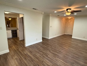 5222 E Rolling Ridge Dr in San Antonio, TX - Building Photo - Building Photo