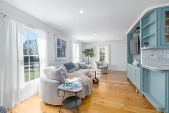 19000 Main Rd in Mattituck, NY - Building Photo - Building Photo