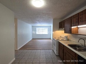 10 Tall Pines Dr, Unit 15 in Lewiston, ME - Foto de edificio - Building Photo