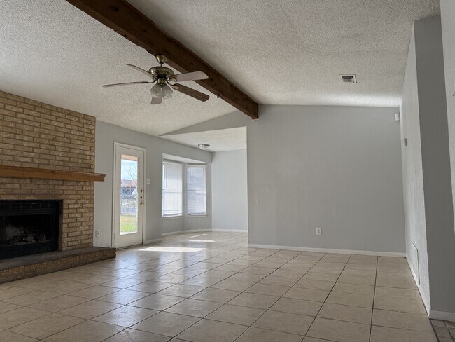 2102 Spicewood Dr in Killeen, TX - Building Photo - Building Photo