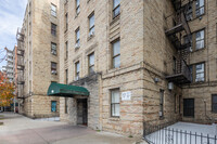 3230 Cruger Ave in Bronx, NY - Foto de edificio - Building Photo