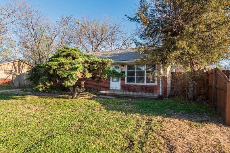 1621 E Jump St in Wichita, KS - Building Photo