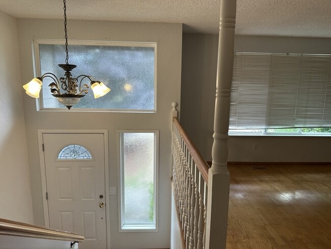 12914 NE 136th St in Kirkland, WA - Building Photo - Building Photo