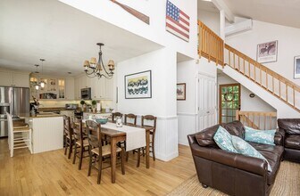 649 Accabonac Rd in East Hampton, NY - Building Photo - Building Photo