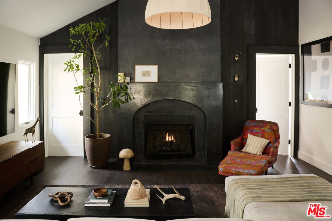 5918 Monte Vista St in Los Angeles, CA - Building Photo