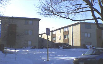 6022 N Avondale Ave Apartments