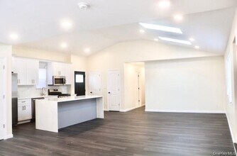 19 Primrose Ave W in White Plains, NY - Building Photo - Building Photo