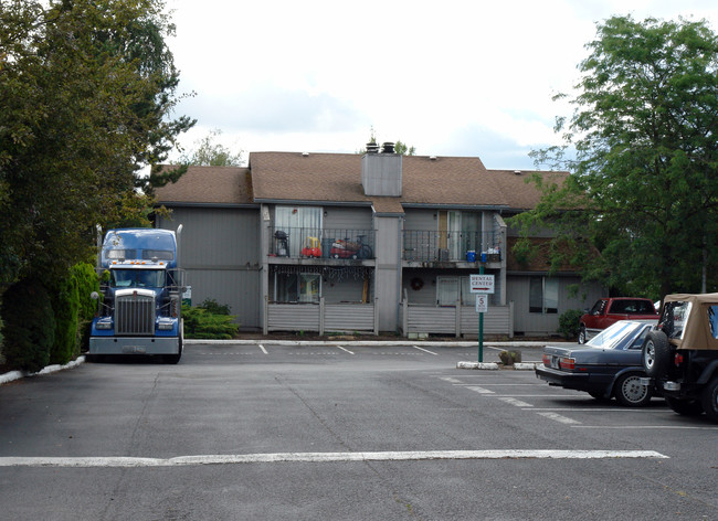 Whitman Park Apartments in Salem, OR - Building Photo - Building Photo