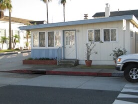 1401 W Balboa Blvd, Unit A in Newport Beach, CA - Building Photo