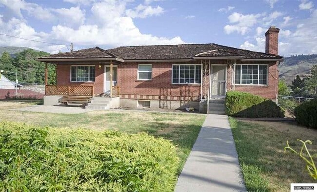 property at 827 W 2nd St