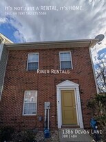1386 Devon Ln in Harrisonburg, VA - Building Photo