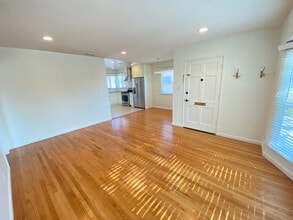 4832 Dunrobin Ave in Lakewood, CA - Building Photo - Building Photo