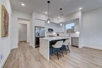 3517 McIlhenny St in Houston, TX - Foto de edificio - Building Photo