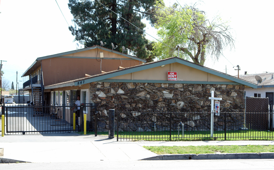 H Street Apartments in San Bernardino, CA - Building Photo