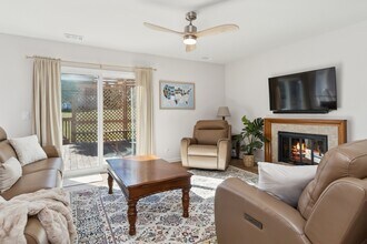 141 Rumsey Pl in Westmont, IL - Building Photo - Building Photo