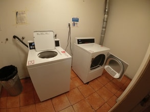 320 S Occidental Blvd in Los Angeles, CA - Foto de edificio - Building Photo