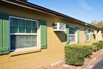 Courtyard Villas in Orlando, FL - Foto de edificio - Building Photo