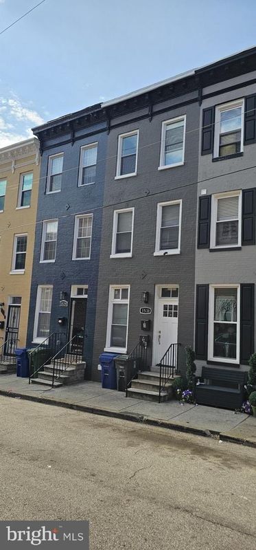 property at 1531 W Fairmount Ave