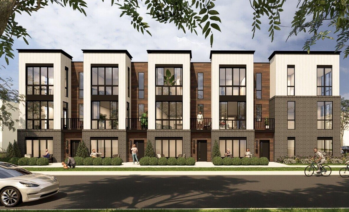 600 E Henry Clay St in Whitefish Bay, WI - Building Photo