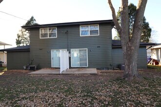 800 N Hawthorne Dr in Appleton, WI - Building Photo - Building Photo