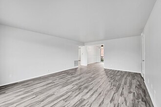 2902 Airport Rd in Colorado Springs, CO - Building Photo - Building Photo