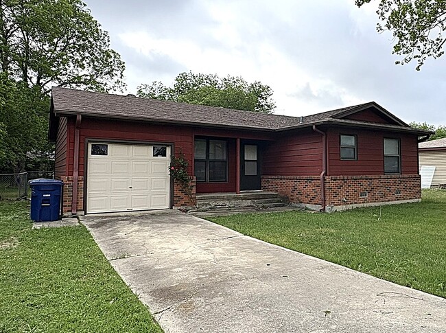 611 Mary St in Copperas Cove, TX - Foto de edificio - Building Photo