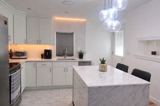 107 Highway 35 in South Amboy, NJ - Foto de edificio - Building Photo