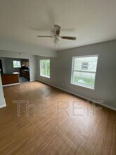 1082 W Juliah Ave in Flint, MI - Building Photo - Building Photo