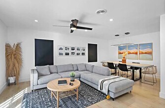 5401 W 43rd St in Houston, TX - Building Photo - Building Photo