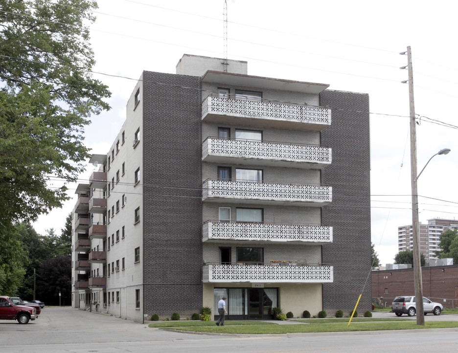 The Walbrook in Burlington, ON - Building Photo