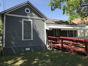 803 Montana St in San Antonio, TX - Building Photo - Building Photo