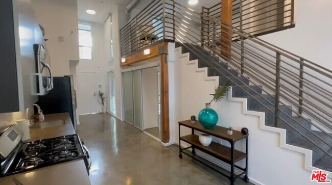 property at 4133 Redwood Ave