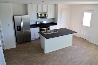 212 Bull Lake Cir in Buda, TX - Building Photo - Building Photo