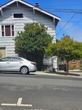 212-218 Washington Ave in Richmond, CA - Building Photo - Building Photo