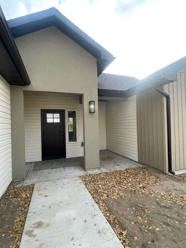 2011 18th St in Heyburn, ID - Building Photo - Building Photo