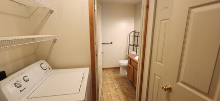 81 10th St in Belgrade, MT - Building Photo - Building Photo