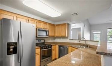10550 W Alexander Rd in Las Vegas, NV - Building Photo - Building Photo
