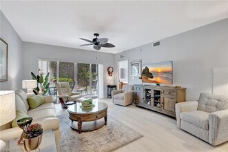 7811 Regal Heron Cir, Unit 4-102 in Naples, FL - Building Photo - Building Photo