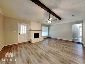 3528 Park Lake Dr in Fort Worth, TX - Foto de edificio - Building Photo