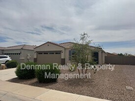 1633 W Pinkley Ct in Coolidge, AZ - Building Photo