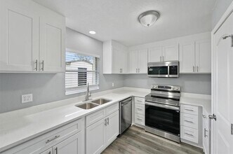 405 Kelly Ln in Baytown, TX - Building Photo - Building Photo